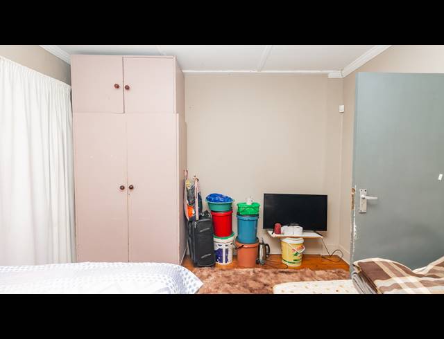 6 BEDROOM FREESTANDING FOR SALE IN BRIXTON